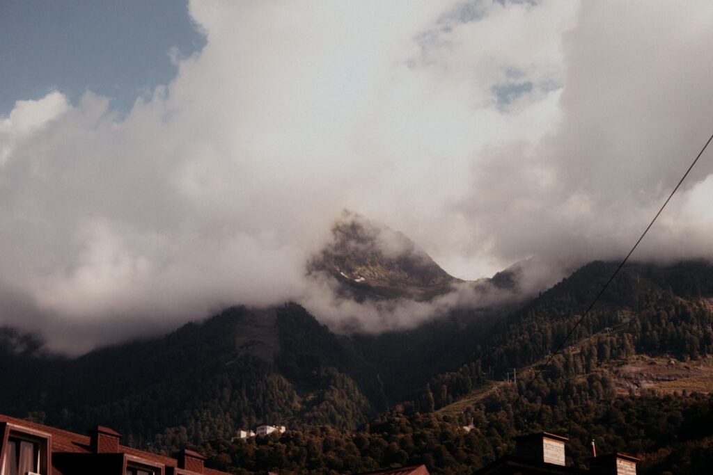 Photo Mountain Climbing